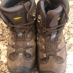 Keen Durand Hiking Boots